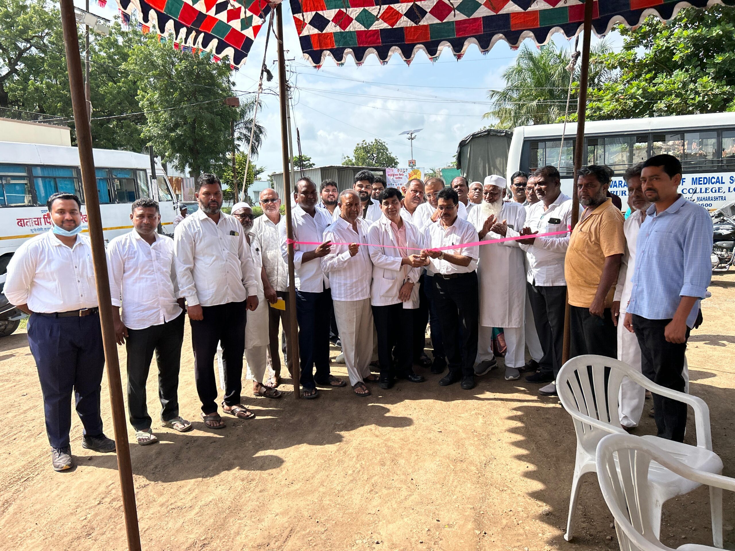 *प्रवरा मेडीकल ट्रस्ट(PMT)* तसेच ग्रामपंचायत हसनापूर यांचे संयुक्त विद्यमानेमोफत सर्व रोग निदान उपचार आणि दंतचिकित्सा शिबीर आज  झाले, गावातील मोठ्या संख्येने जनतेने आरोग्य तपासणी शिबिर चा लाभ घेतला.